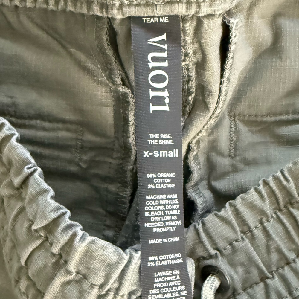 Vuori women’s gray/green rip stop tie front shorts XS - Picture 4 of 4
